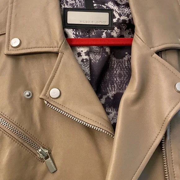 Wilson’s 💯Genuine Taupe Leather Moto Gorgeous Lining Logo Jacket New With Tags
